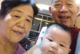 Tưởng đã yên bình tuổi già, cặp đôi U70 bất ngờ “lên chức” bố mẹ