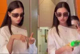 Tham gia lễ cúng tổ nghề, hành động của Hoa hậu Tiểu Vy gây phản ứng trái chiều