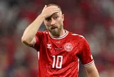 Christian Eriksen đột ngột ngã gục ở trận giao hữu Đan Mạch - Ukraine