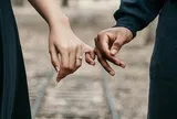 Cha mẹ từng trải tiết lộ 2 điều quan trọng hơn tiền bạc khi chọn bạn đời