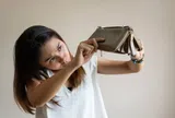 Lương tăng gấp đôi vẫn không có tiền tiết kiệm: Nhiều người mắc 5 sai lầm mà không nhận ra