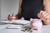 Không du lịch, không tụ tập, chi tiêu 11 triệu đồng/tháng: Cuộc sống của cặp vợ chồng này gây tranh luận dữ dội