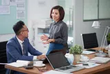 Người khôn tránh 2 điều khi nghèo khó và giữ khoảng cách với 3 kiểu người khi giàu có