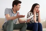 Ngày nhận nhà do bố mẹ đẻ cho, tôi chết lặng khi chồng đưa cả gia đình anh đến ở