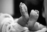 Con gái sơ sinh qua đời, người phụ nữ bí mật chôn thi thể ven sông vì không có tiền mai tang