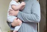 Thấy con càng lớn càng không giống mình, người đàn ông đi xét nghiệm rồi nhận cái kết đau đớn