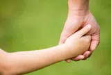 Gồng gánh nuôi con một mình suốt 12 năm, tôi nghẹn lòng khi đọc tin nhắn của con