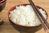 Không phải thực phẩm ôi thiu, ăn cơm kiểu này mới là nguồn gây ngộ độc nhiều người bỏ qua