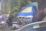 Clip: Người đàn ông uống rượu dùng chân đẩy xe máy, cái kết khiến nhiều người bất ngờ