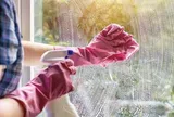 3 nguyên liệu có sẵn trong bếp giúp kính sạch bong, sáng bóng chỉ sau vài phút
