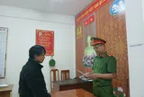 Bắt 2 đối tượng giả công an đe dọa bằng súng nhựa, chiếm đoạt tài sản của 2 thiếu niên