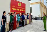 Cảnh sát ập vào, bắt quả tang nhóm “quý bà” sát phạt trong căn nhà thuê kín đáo