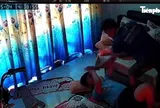 Phẫn nộ clip cha dượng liên tục đánh con riêng của vợ ở Dĩ An, công an khẩn trương điều tra