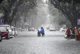 Rãnh gió mùa gây mưa rất to ở Bắc Bộ, nguy cơ lũ quét và sạt lở