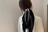4 cách phối khăn lụa để đồ cơ bản trông sang trọng hơn