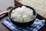 3 thói quen ăn cơm tưởng bình thường nhưng có thể khiến bạn dễ tăng cân, khó kiểm soát đường huyết