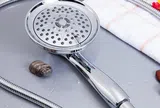 Vòi sen mở hết cỡ vẫn chảy yếu: Đừng vội gọi thợ, kiểm tra ngay bộ phận này