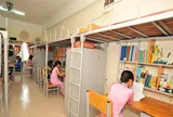 Vì sao ký túc xá thường dùng giường tầng? Lý do nằm ở bài toán diện tích và chi phí