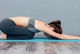 Tổng hợp các tư thế yoga nhẹ nhàng trên giường giúp cơ thể thư giãn, ngủ ngon hơn