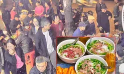 5 quán phở đông khách nhất Hà Nội: Có quán xếp hàng từ 4h sáng, chỉ bán vài tiếng đến không nhanh là hết