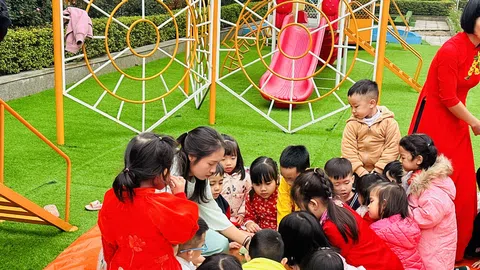 Gói ghém tình cô trò trong chiếc bánh chưng xanh