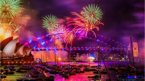 Clip: Màn bắn pháo hoa mãn nhãn chào năm mới tại Sydney thu hút 500 triệu người theo dõi