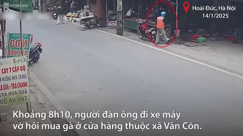 Clip: Thanh niên táo tợn cướp túi tiền của chủ quán ngay giữa phố chợ