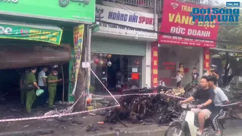 Video: Nhân chứng kể lại thời điểm cháy cửa hàng làm 3 người tử vong ở Hà Nội