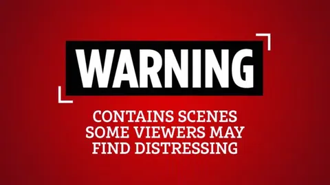 Video: Người đàn ông đi xe Mercedes, đập cửa nhà dân để trộm chó