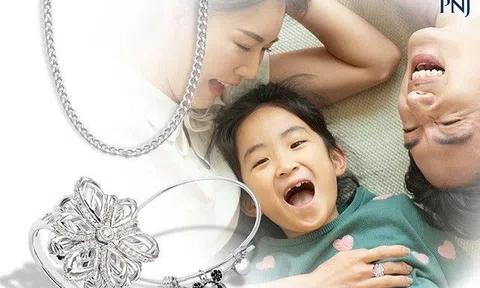 Không cần phải diện đồng phục hệt nhau, cả gia đình vẫn cực sành điệu nhờ bí quyết này