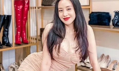 Bà Tưng lười mặc đồ hở, vẫn khoe body nhờ váy áo ngắn