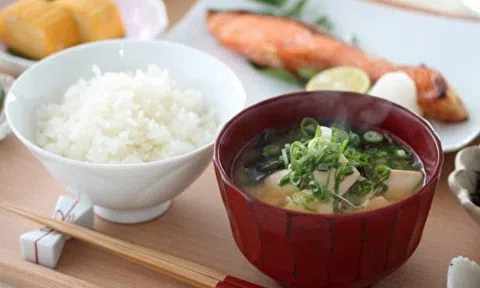 Món canh người Nhật bữa nào cũng ăn có tác dụng gì đặc biệt mà ai cũng chuộng, người Mỹ rất mê