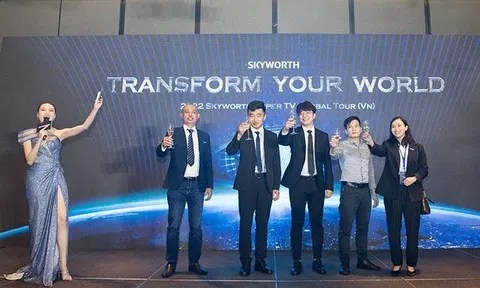 Skyworth ra mắt chiếc TV “biến hình” tại Việt Nam với giá 700 triệu 