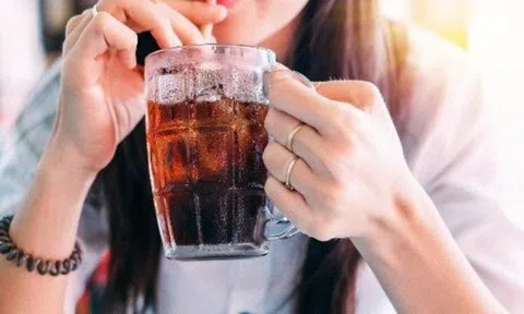 3 loại đồ uống tránh xa, 3 loại đồ ăn nạp nhiều khi "đến tháng" giúp phụ nữ đuổi bệnh, sống thọ