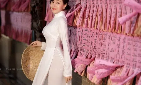 "Bà Tưng" mặc áo dài trắng đẹp nồng nàn, khoe nhan sắc thoát tục, dáng gầy mong manh 