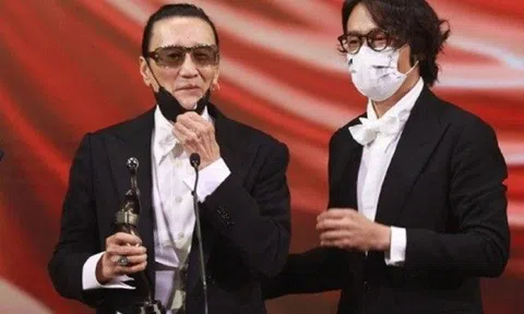 Trong khi con trai "muối mặt" vì mất giải, bố Tạ Đình Phong U90 vẫn tỏa sáng bất ngờ