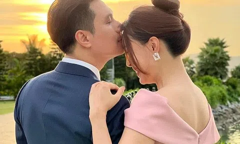 Truy tìm bóng hồng được Việt Anh công khai ôm hôn: Không phải Quỳnh Nga, nhan sắc như nữ thần, body siêu mượt 