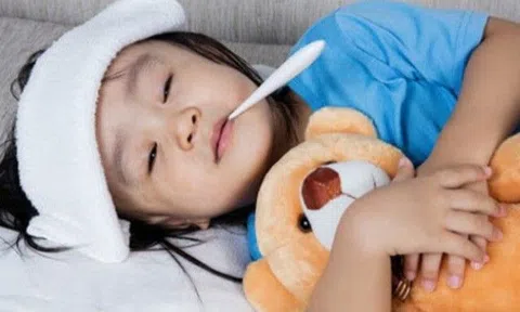 4 triệu chứng cúm A và các biến chứng nguy hiểm ai cũng cần biết khi bệnh đến "trái mùa"