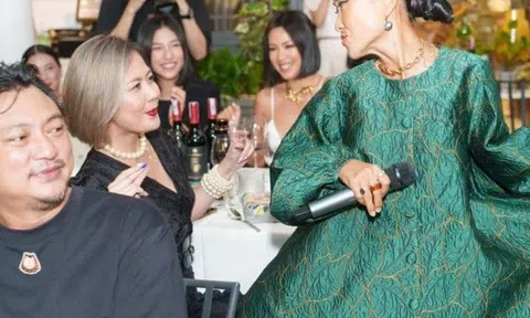 Mệt mỏi sau chuyến bay, Đoan Trang vẫn tươi rói "quẩy" sung tại sự kiện