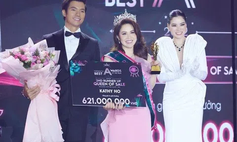 "Top White Best Awards Of The Year 2022": Lộ diện Á hoàng Sale 2 Kathy Ho