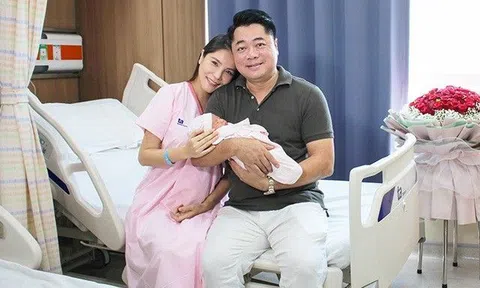 Kiwi Ngô Mai Trang chào đón công chúa sau 3 lần sinh quý tử