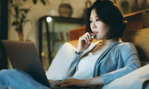 25 tuổi chưa yêu, cô gái Hà Nội tò mò tìm hiểu tình dục trên mạng, không ngờ sa chân vào “vũng lầy”