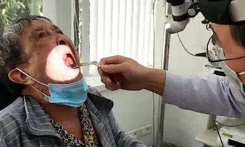 Ca phẫu thuật giúp cụ bà 79 tuổi lần đầu tiên ăn được sau 2 năm chỉ nuốt cháo loãng