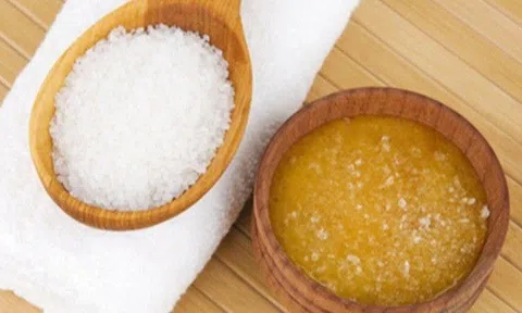 Uống đường cát vàng có tốt không? Nên chọn đường vàng hay đường trắng