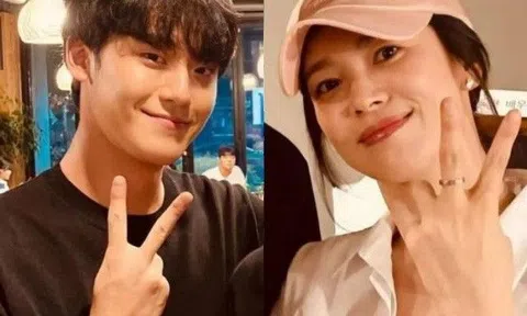 Vừa lộ diện, Song Hye Kyo đã gây chú ý với chiếc nhẫn lạ, có điểm chung với "phi công trẻ"