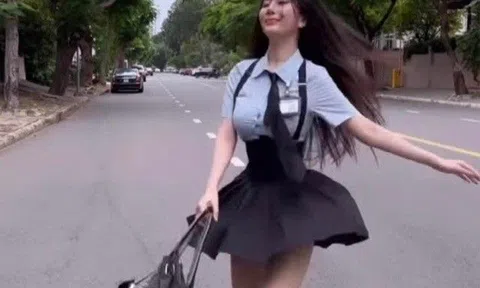 Có vòng 1 vượt ngưỡng 90cm, nữ sinh Sài Thành diện đồng phục như muốn bung cúc đến nơi