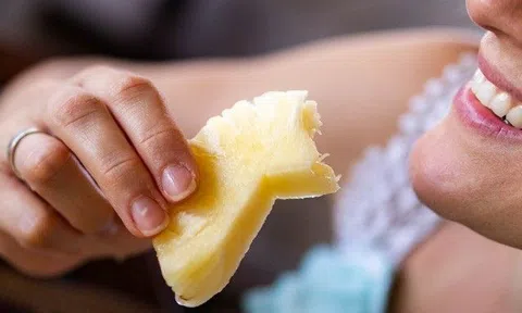 Ăn dứa có giúp “cô bé” thơm hơn? Đáp án khiến nhiều phụ nữ thích thú, đàn ông thêm tò mò