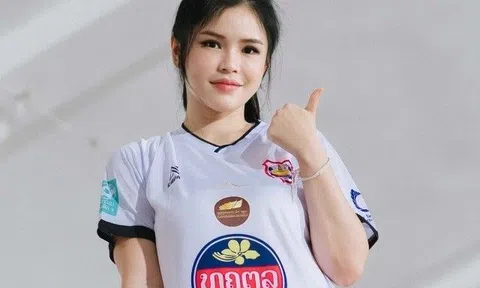 Không hàng hiệu chỉ mê mặc "áo số", nữ đại gia bóng đá Lào lâu lâu hở hang làm nghẽn sóng mạng
