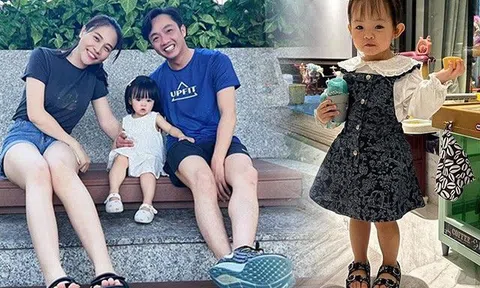 Không còn mang dép Hermes "phake", Suchin nhà Đàm Thu Trang được sắm giày hiệu đồng điệu với bố mẹ