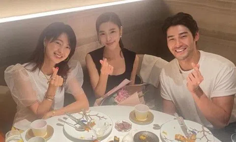 Chung khung hình với "Nữ hoàng Seon Deok", "ác nữ" của Giày Thủy Tinh U50 bị lép vế